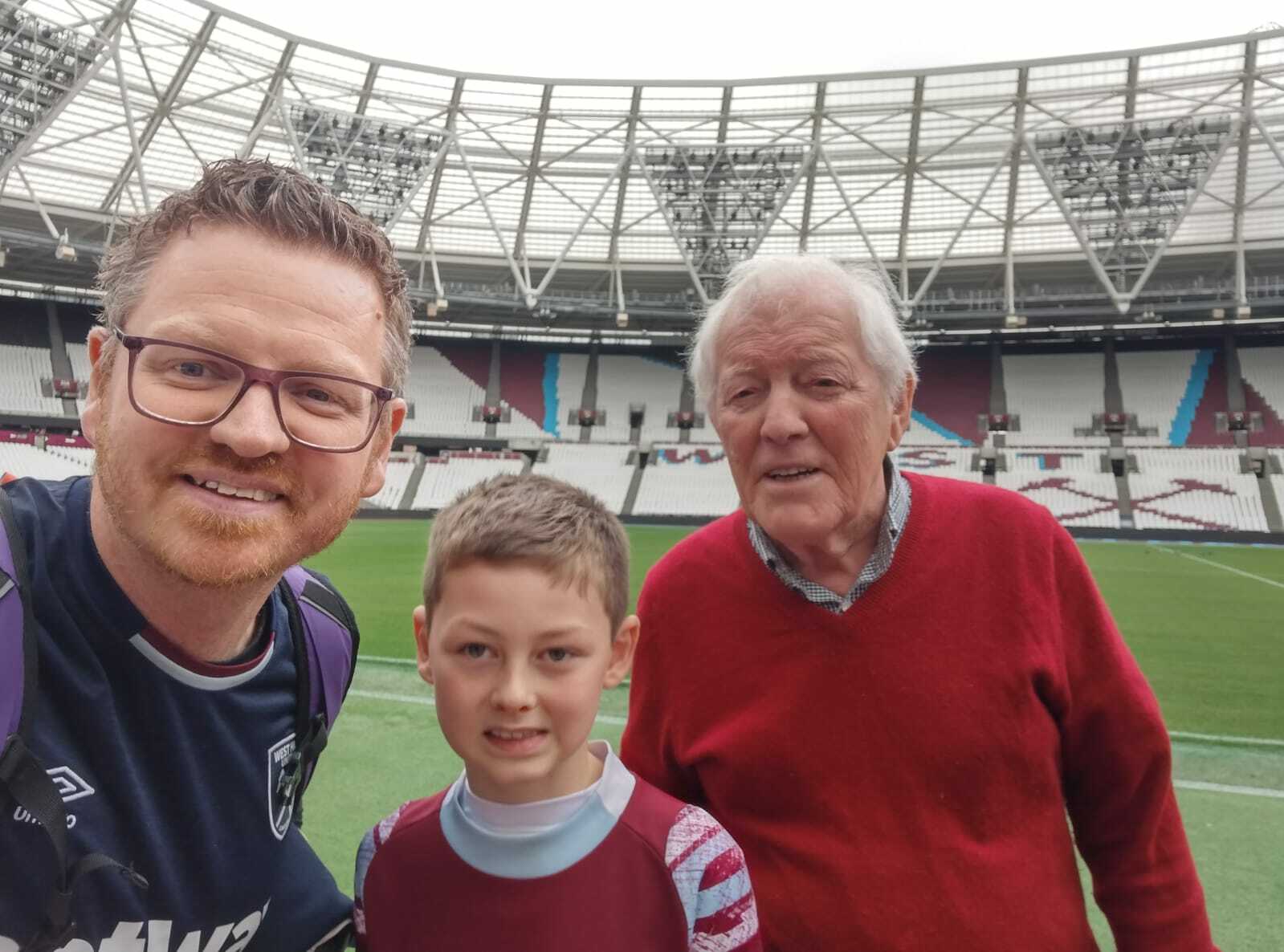 Oliver, Harry and his grandad Michael (1)